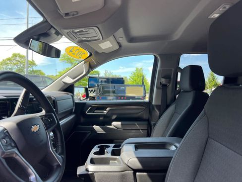 Certified 2024 Chevrolet Silverado 1500 LT AWD/4WD image 12