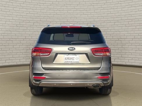 Used 2017 Kia Sorento SX image 6