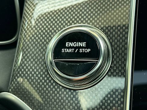 Used 2025 Mercedes-Benz GLC 350e 4MATIC image 35
