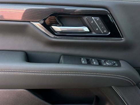 New 2026 GMC Yukon Elevation image 9