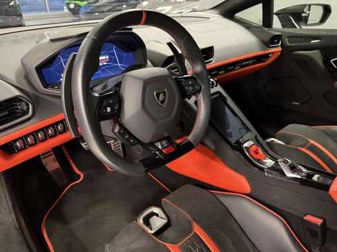 Used 2023 Lamborghini Huracan Tecnica image 8