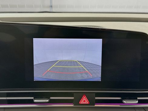 Used 2025 Hyundai Elantra SEL image 22