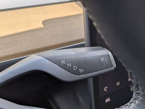 Used 2022 Tesla Model Y Long Range AWD/4WD image 27