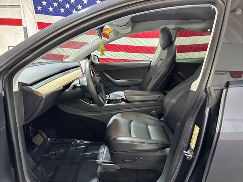Used 2021 Tesla Model Y Long Range image 9