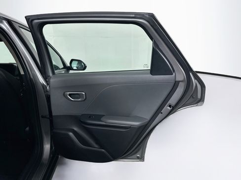 Used 2025 Kia K4 FWD image 28