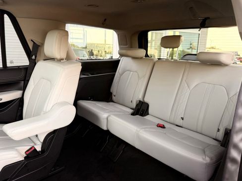 Used 2020 Ford Expedition Platinum RWD image 22