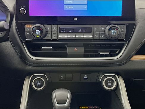 Used 2024 Toyota Grand Highlander AWD image 13