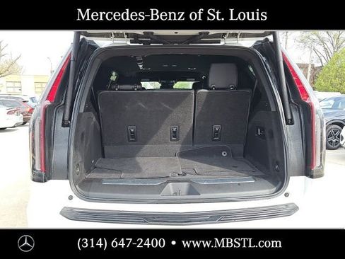 Used 2023 Cadillac Escalade Luxury image 6