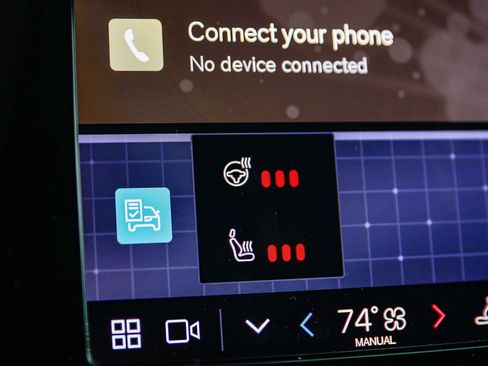 Used 2023 Volvo XC40 B5 Plus w/ Climate Package image 27