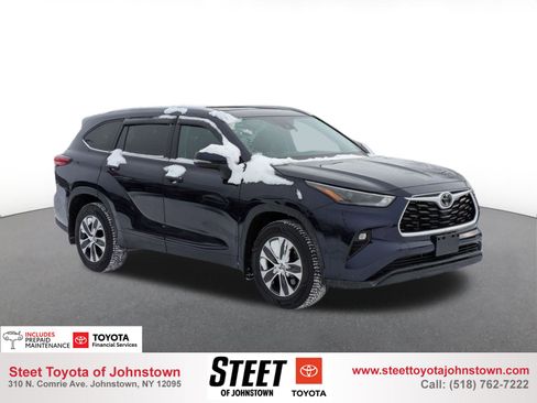 Used 2022 Toyota Highlander XLE image 1
