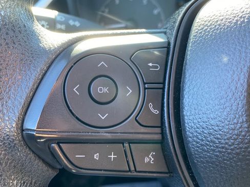 Used 2025 Toyota Corolla LE image 20