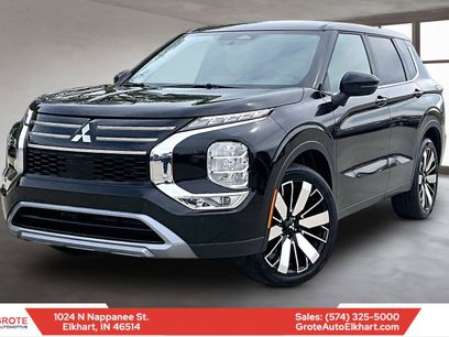 Used 2025 Mitsubishi Outlander SE