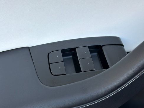 Used 2020 Tesla Model 3 Standard Range Plus RWD image 13