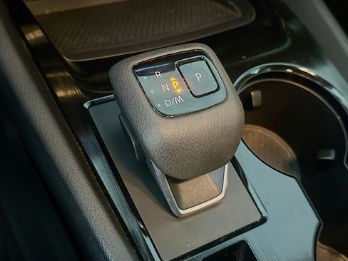 Used 2023 Nissan Rogue S image 24