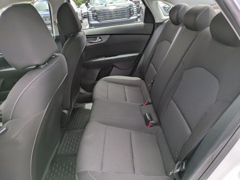 Certified 2021 Kia Forte LXS FWD image 10