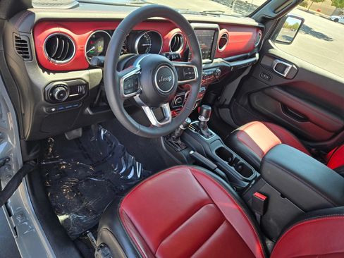 Used 2023 Jeep Wrangler Unlimited Rubicon 4xe AWD/4WD image 15