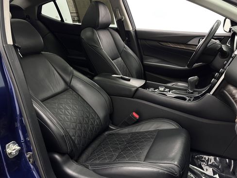 Used 2016 Nissan Maxima Platinum w/ Interior Lighting Package FWD image 35