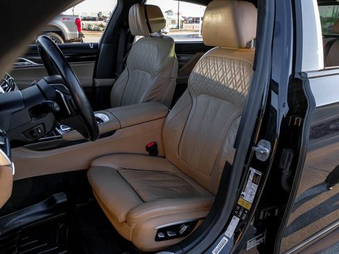 Used 2016 BMW 750i xDrive image 34