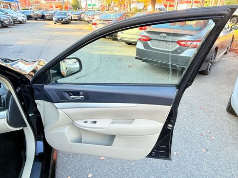 Used 2013 Subaru Legacy 2.5i Premium image 33