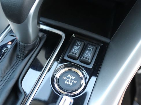 Used 2025 Mitsubishi Eclipse Cross LE AWD/4WD image 16