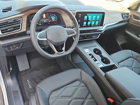 New 2026 Volkswagen Atlas SE AWD/4WD image 2
