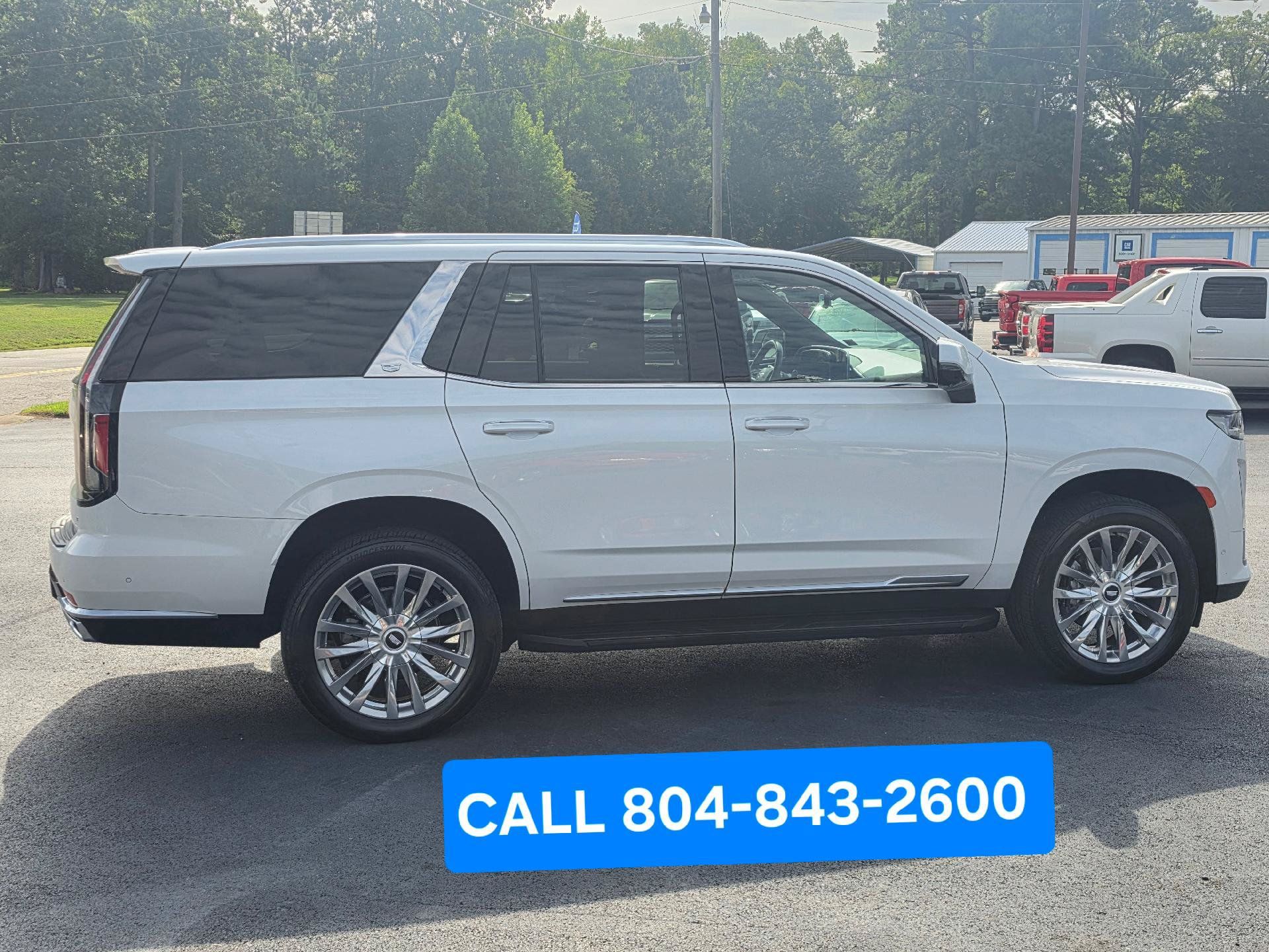 Used 2022 Cadillac Escalade Premium Luxury AWD/4WD image 5