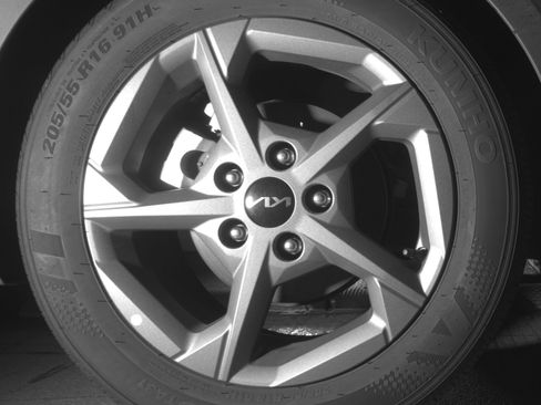 Used 2025 Kia K4 LXS image 15