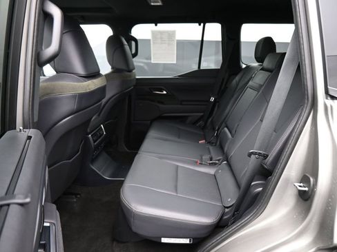 Used 2024 Lexus GX 550 AWD/4WD image 16