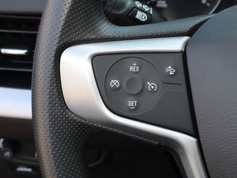 Used 2024 GMC Terrain SLE w/ Driver Convenience Package FWD image 12