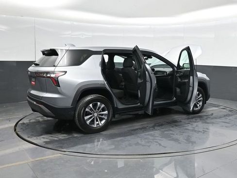 Used 2026 Chevrolet Equinox LT FWD image 61