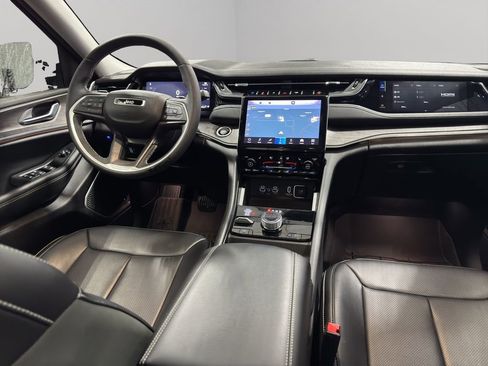 New 2024 Jeep Grand Cherokee Limited 4xe w/ Luxury Tech Group II image 19