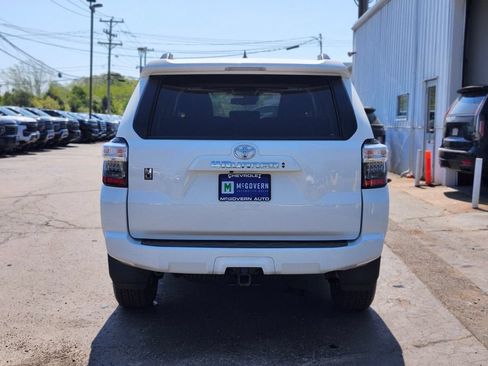Used 2024 Toyota 4Runner SR5 Premium w/ Moonroof Package AWD/4WD image 4