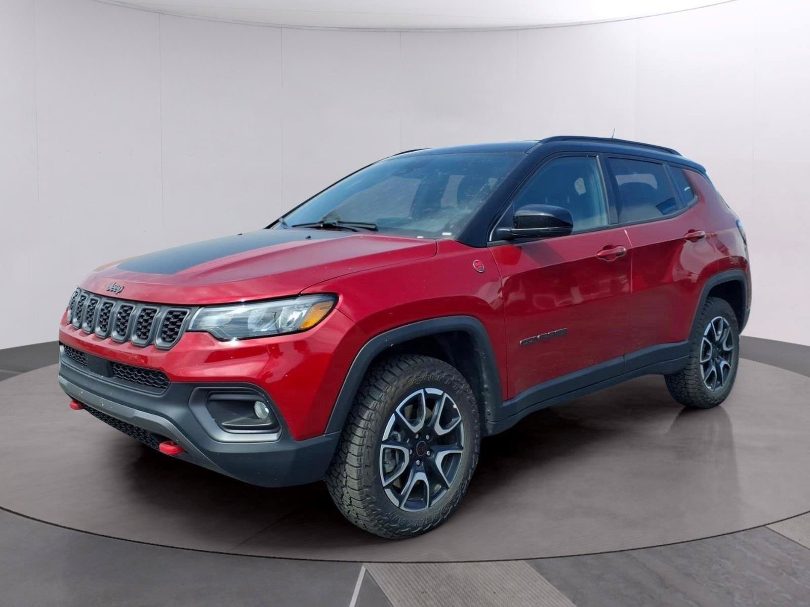 Used 2025 Jeep Compass Trailhawk AWD/4WD image 1