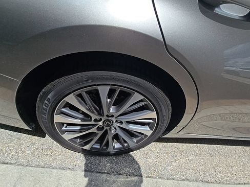 Used 2019 Lexus ES 350 w/ Premium Package FWD image 4