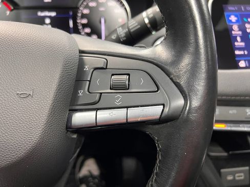 Used 2021 Cadillac XT4 Premium Luxury AWD/4WD image 13