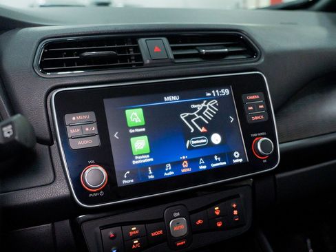 Used 2025 Nissan Leaf SV Plus image 33