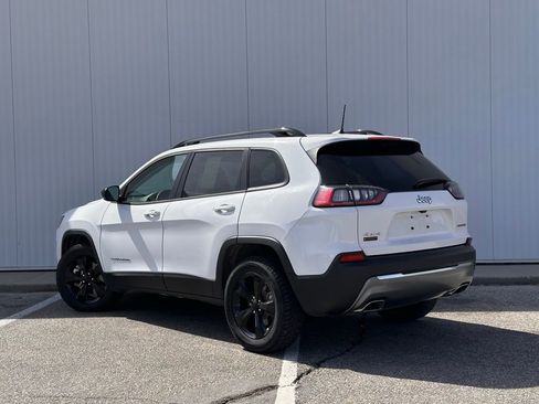 Used 2022 Jeep Cherokee Limited w/ Mopar Interior Package image 3