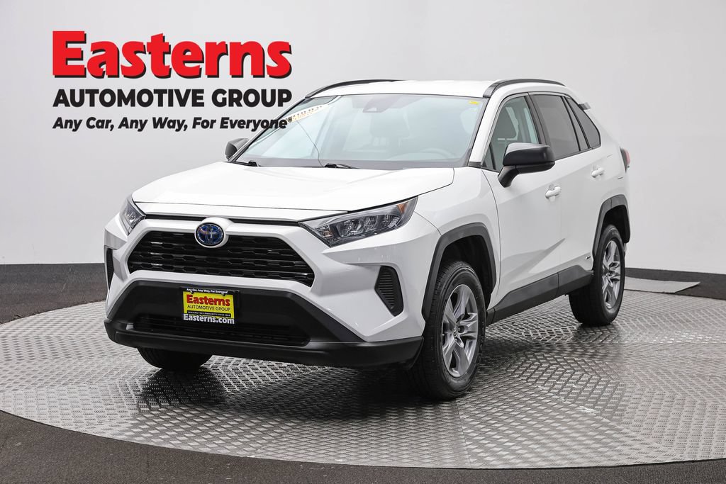Used 2022 Toyota RAV4 LE AWD/4WD image 1