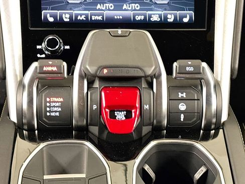 Used 2021 Lamborghini Urus image 13