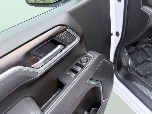 Used 2025 GMC Sierra 1500 SLT image 25