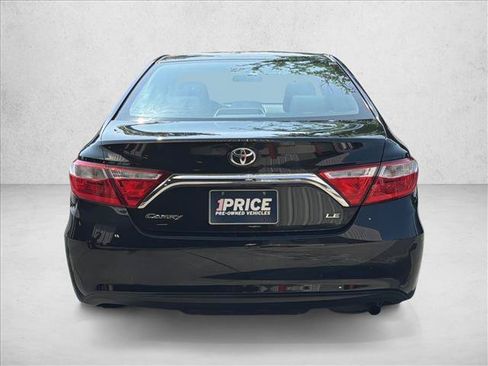 Used 2015 Toyota Camry LE FWD image 6