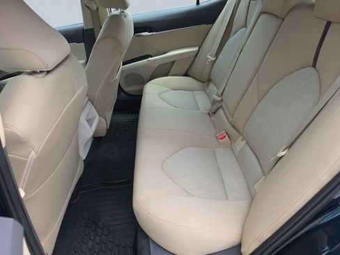 Used 2018 Toyota Camry LE FWD image 29
