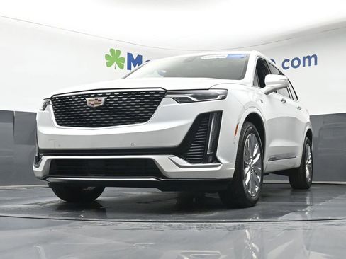 Used 2024 Cadillac XT6 Premium Luxury w/ Technology Package AWD/4WD image 7