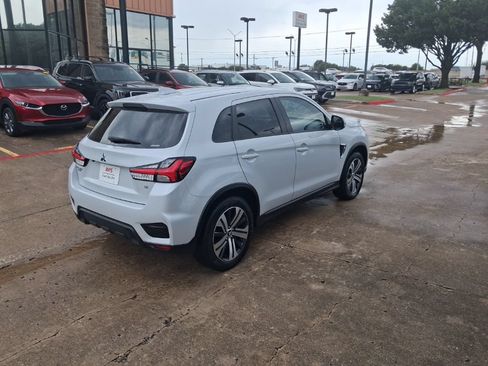Used 2025 Mitsubishi Outlander Sport SE AWD/4WD image 7