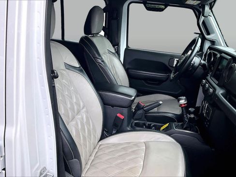 Used 2018 Jeep Wrangler Unlimited Sport S AWD/4WD image 9