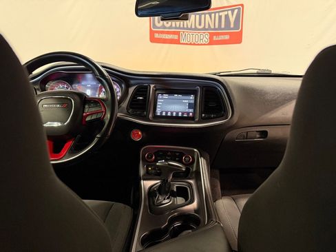 Used 2019 Dodge Challenger R/T image 23