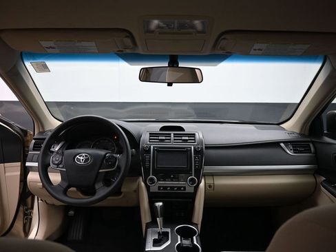Used 2012 Toyota Camry LE image 25