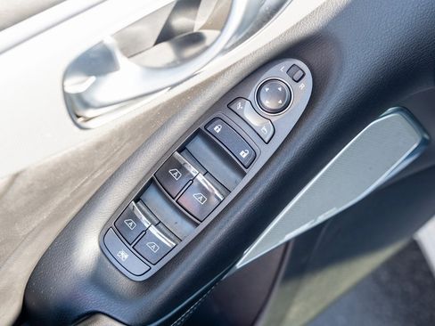 Used 2022 INFINITI Q50 Luxe w/ Cargo Package image 28