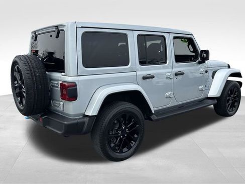 Used 2022 Jeep Wrangler Unlimited Sahara w/ Cold Weather Group image 28