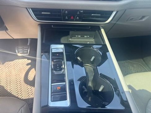 Used 2024 Volkswagen Atlas SEL Premium R-Line AWD/4WD image 8